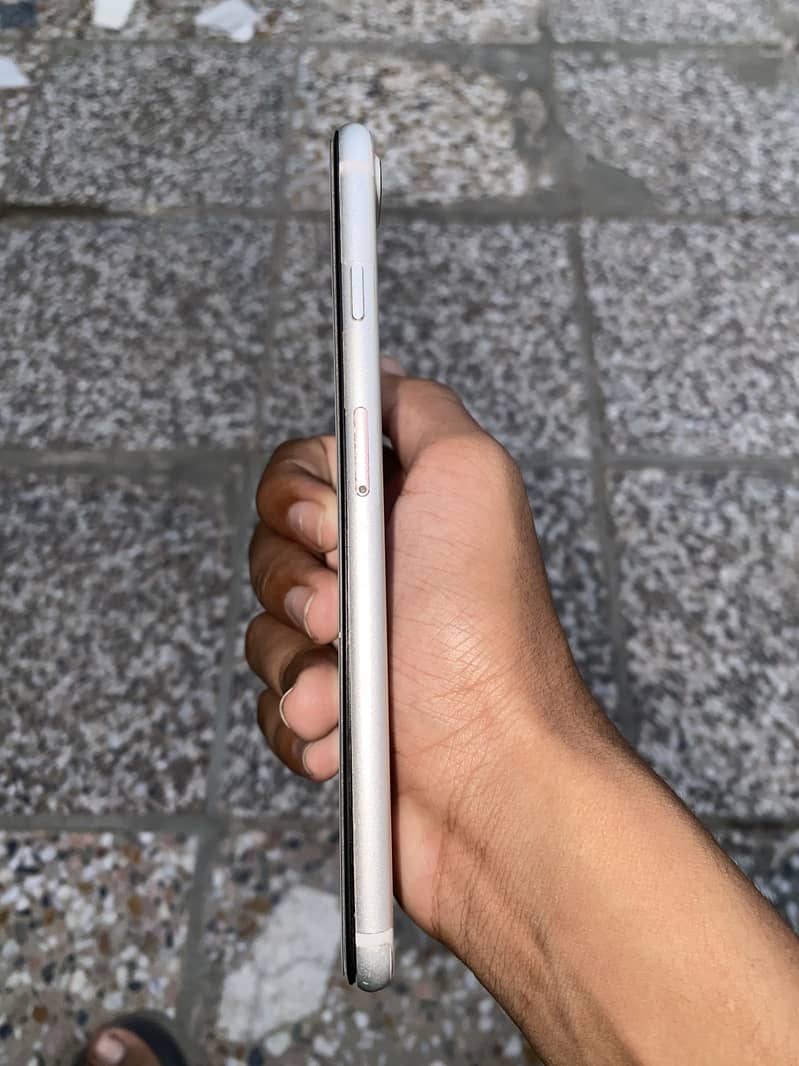 Apple iPhone 7 Plus 1