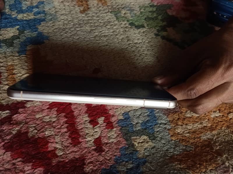 Google Pixel 8 5