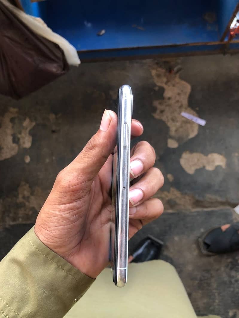 Apple iPhone X 0