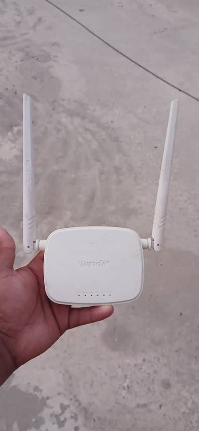 tenda   and   mercusys