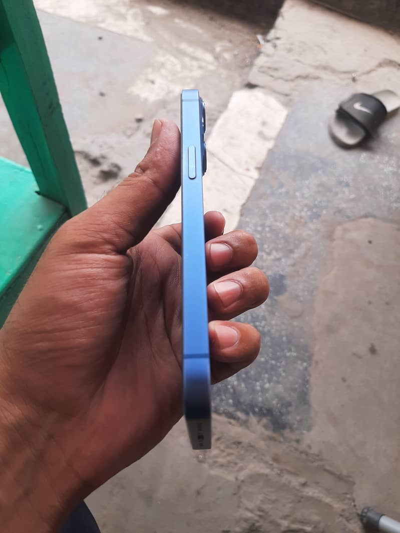 Apple iPhone 13 3