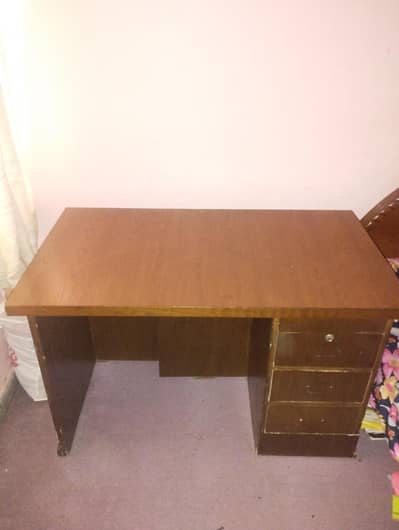 table with drawers for home or office