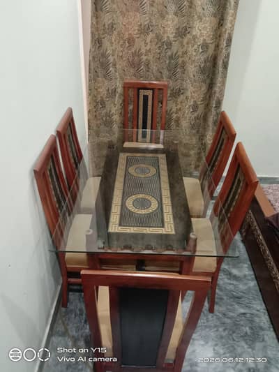 Luxury 6-Chair Dining Table Set (Excellent Condition)