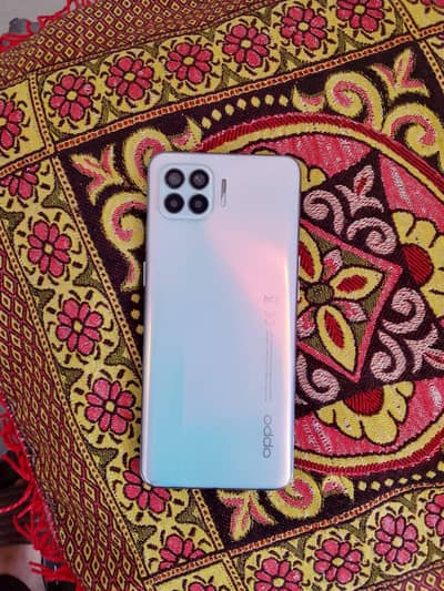 OPPO F17 Pro