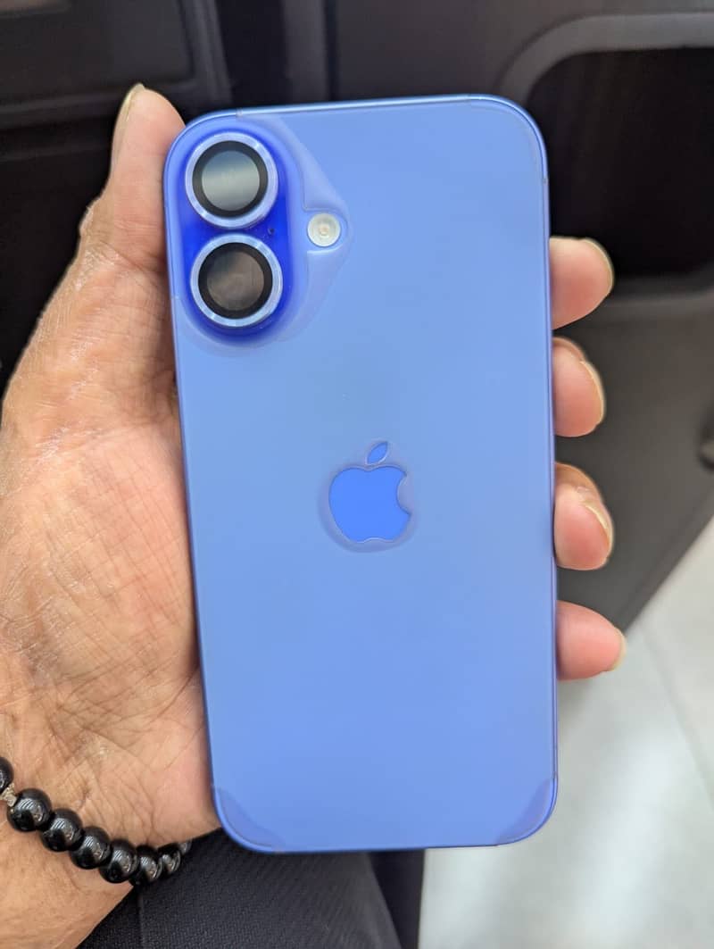Apple iPhone 16 3