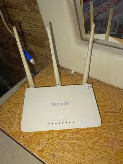 Tenda F3 router