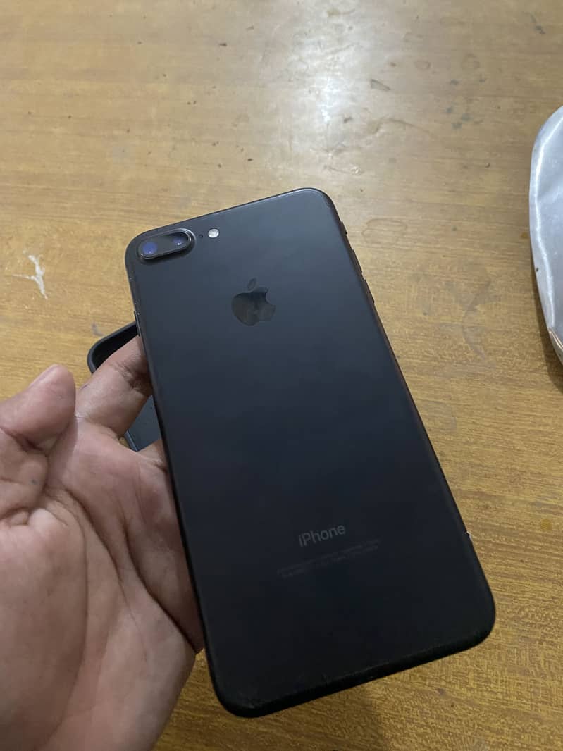 Apple iPhone 7 Plus 1