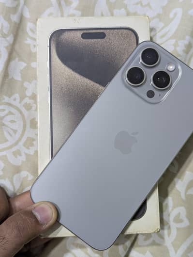 iPhone 15 Pro Max JV