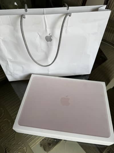 Macbook Neo boxpack 8/512 gb with touch id