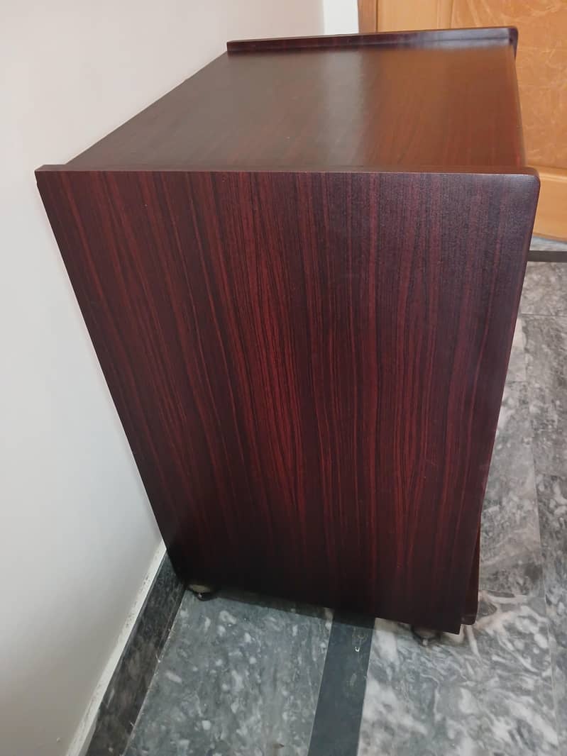 Computer Table 1