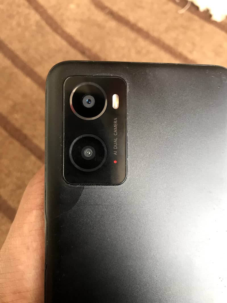 OPPO A76 0