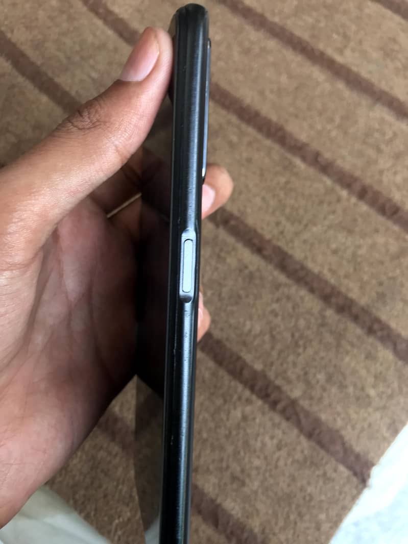 OPPO A76 1