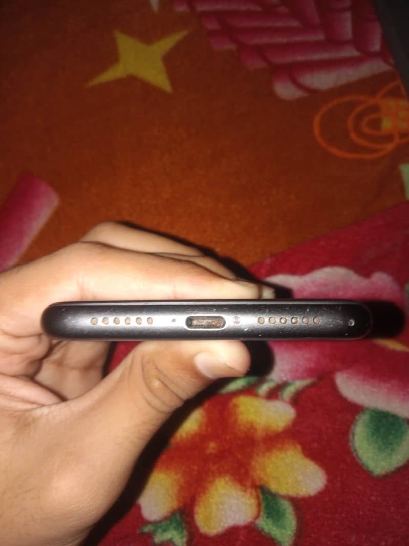 Apple iPhone 11 5