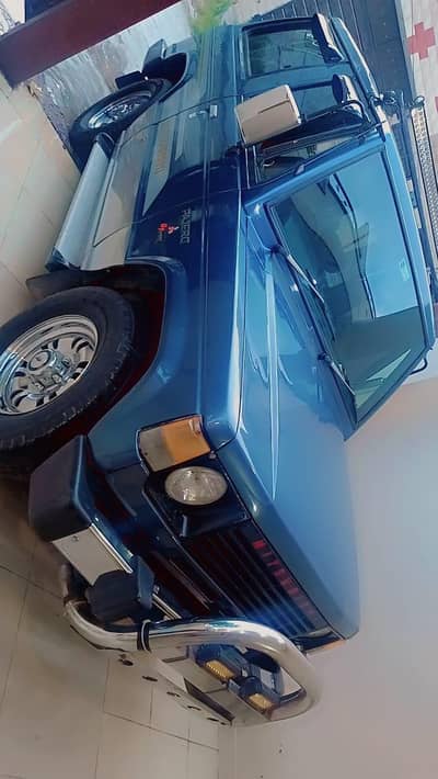 Mitsubishi Pajero 1985