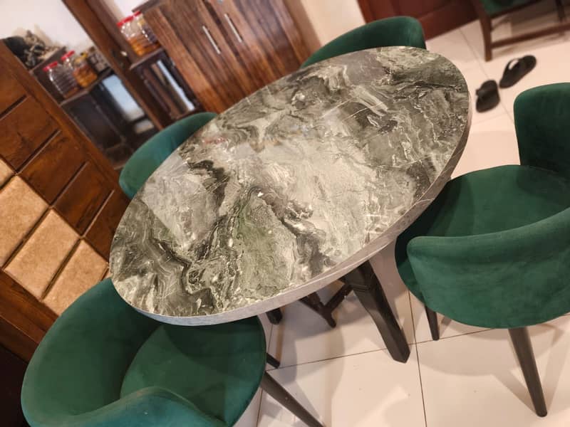 Round dinning table 5