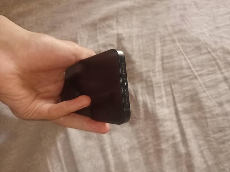 Apple iPhone 13 2