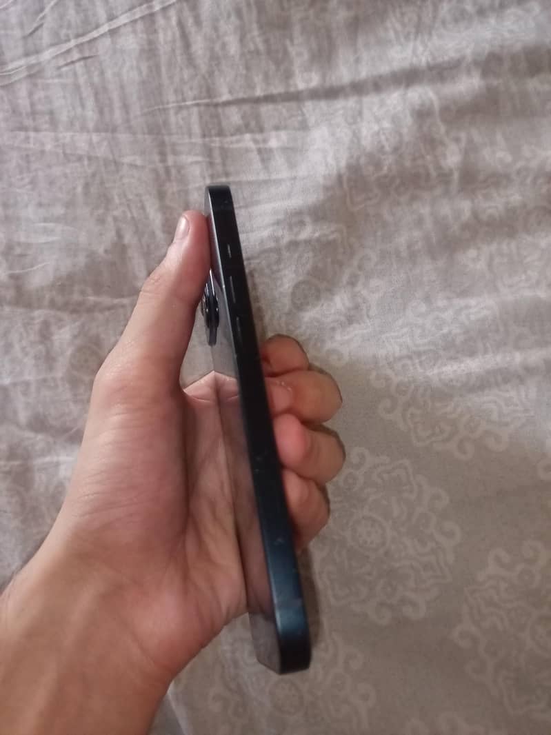 Apple iPhone 13 3