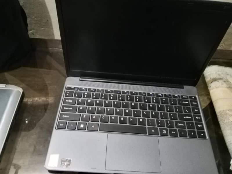 Laptop 0
