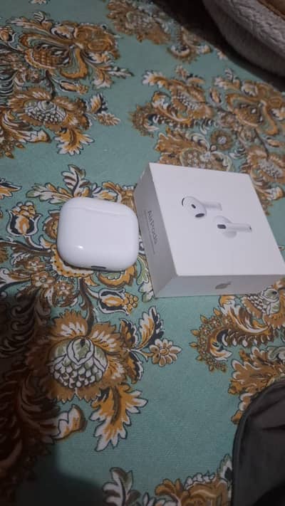 AirPods 4 ANC