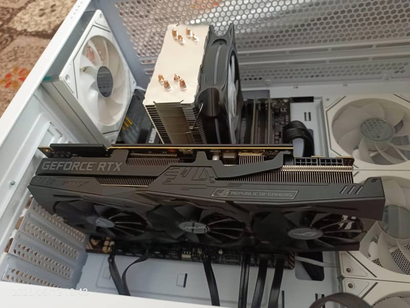 Full Gaming PC Setup with Display + GPU 3