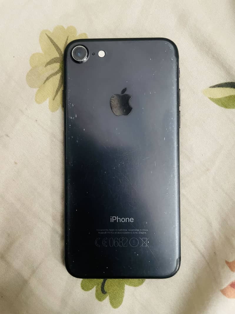 Apple iPhone 7 0