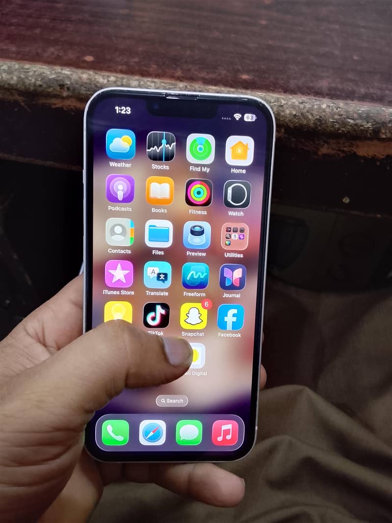Apple iPhone 13 6