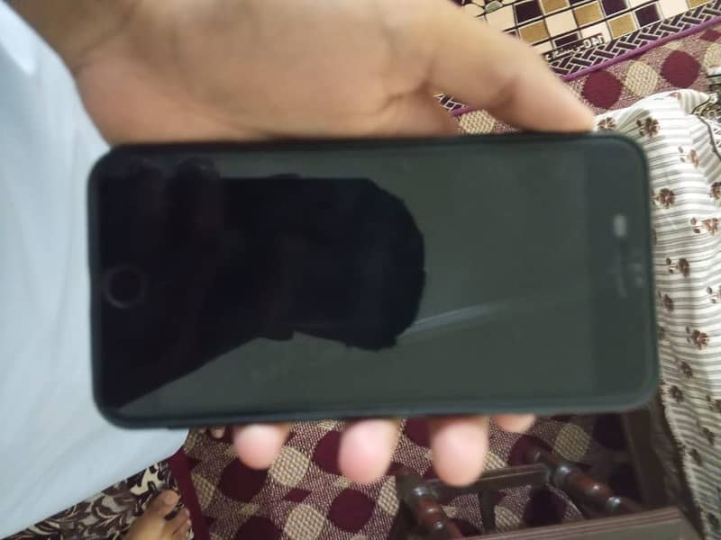 Apple iPhone 8 Plus 1