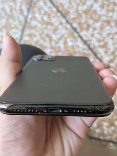 iPhone 11 pro max factory unlocked