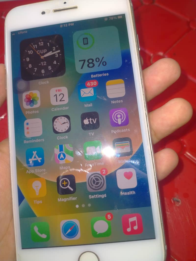 Apple iPhone 8 Plus 1
