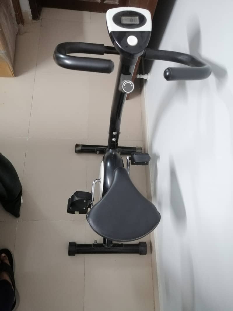 Cycle exercise machine 1