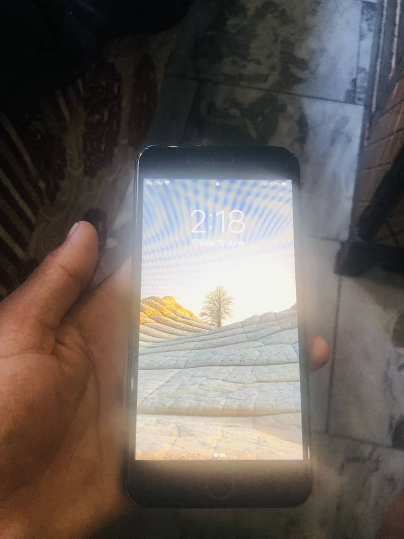 Apple iPhone 7 Plus 0