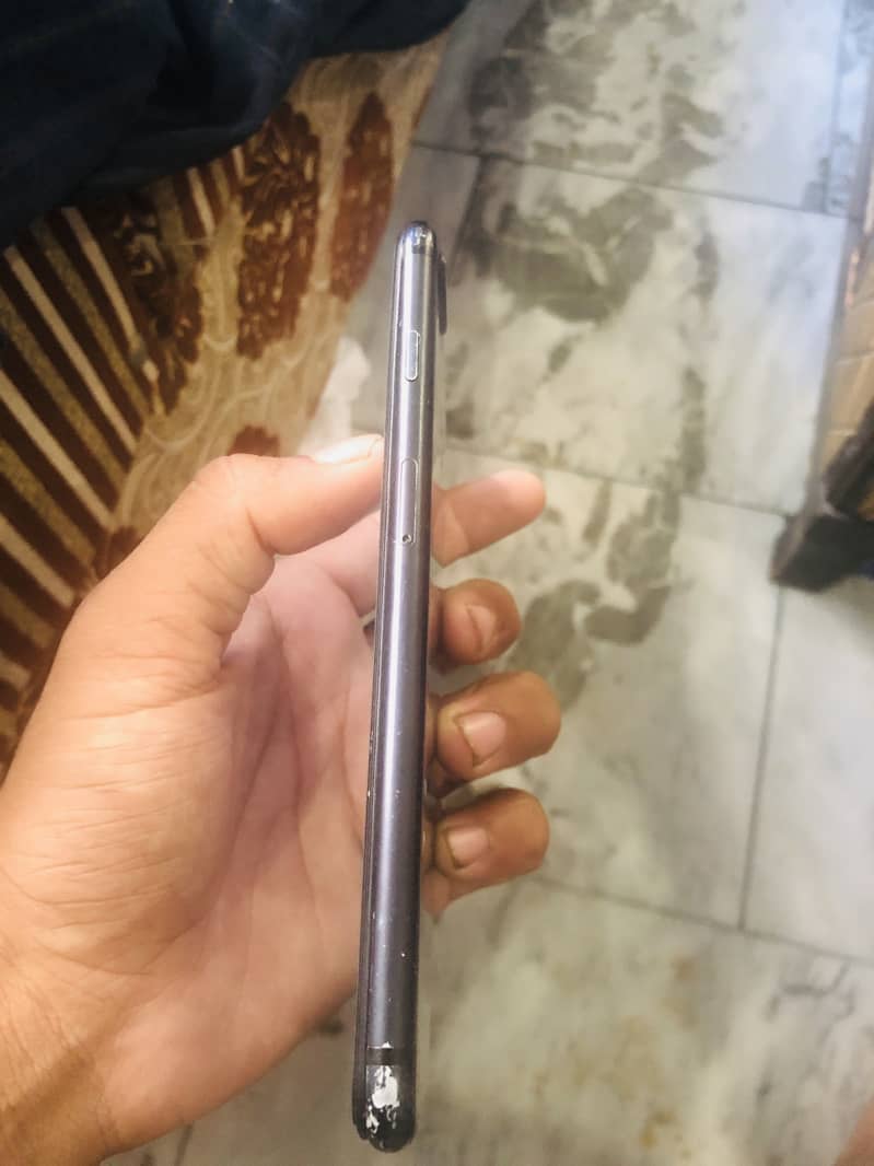 Apple iPhone 7 Plus 1