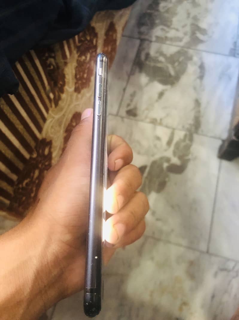 Apple iPhone 7 Plus 2