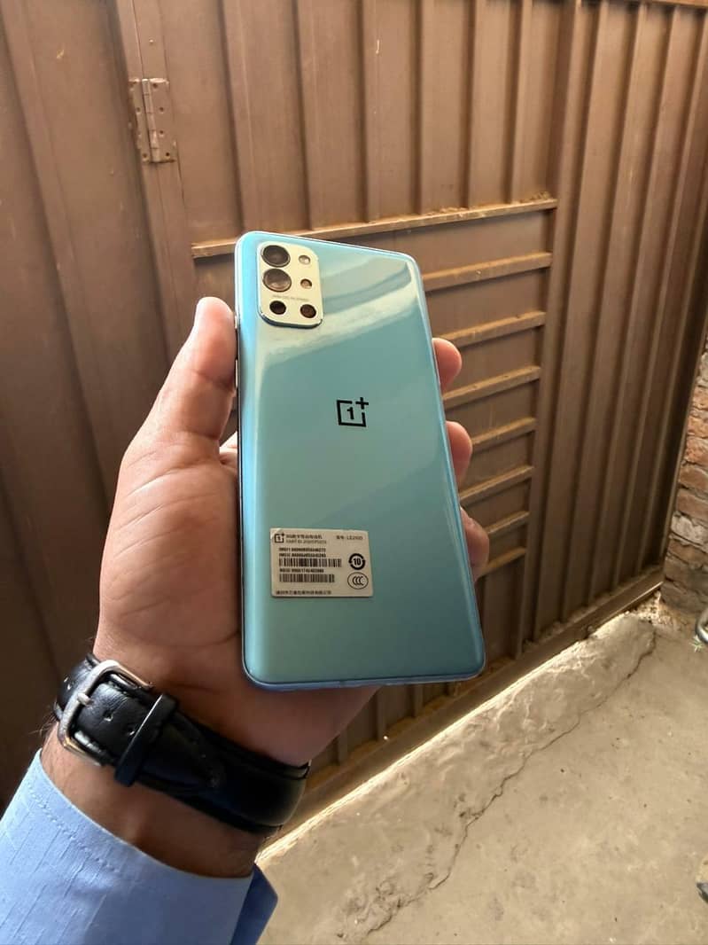 One Plus 9R 2