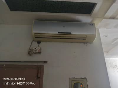 dawlance 1.5 ton AC in excellent condition