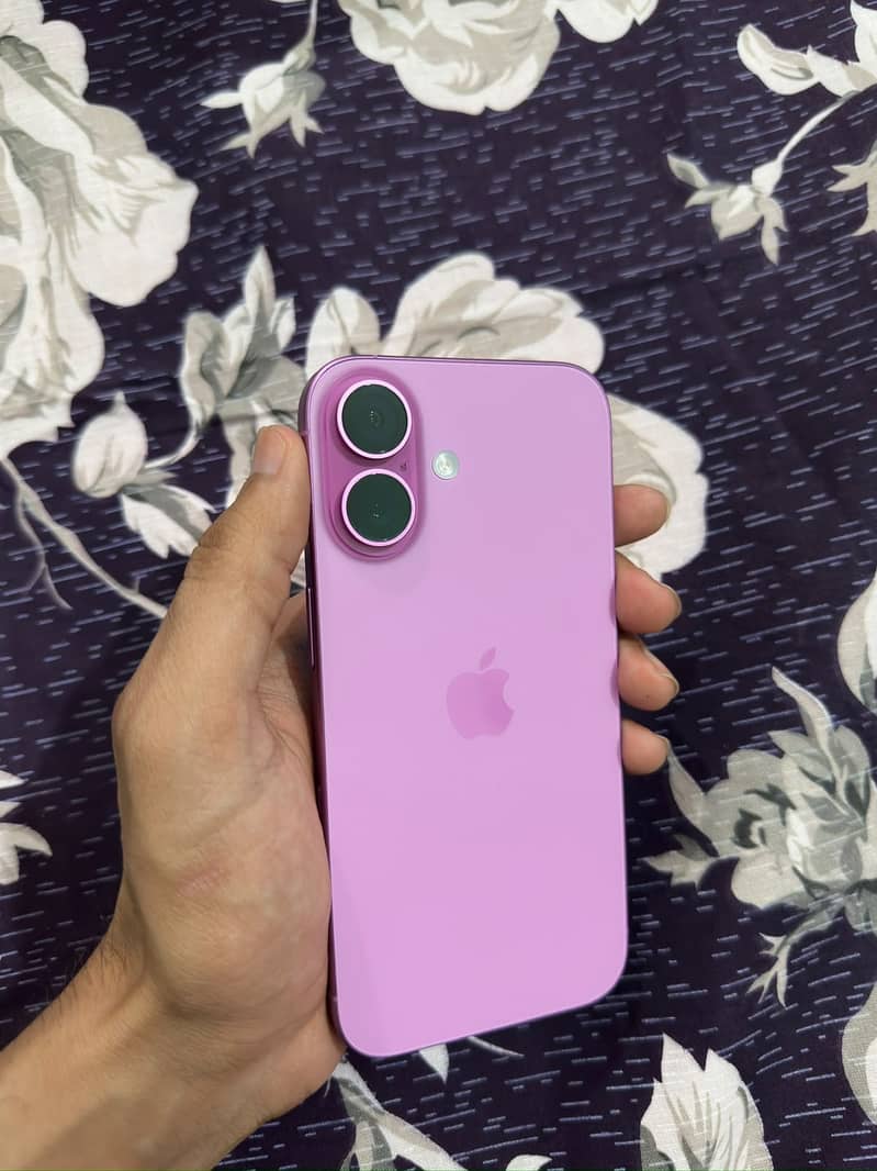 Apple iPhone 16 0