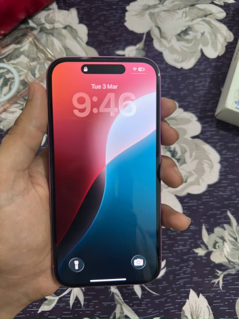 Apple iPhone 16 3