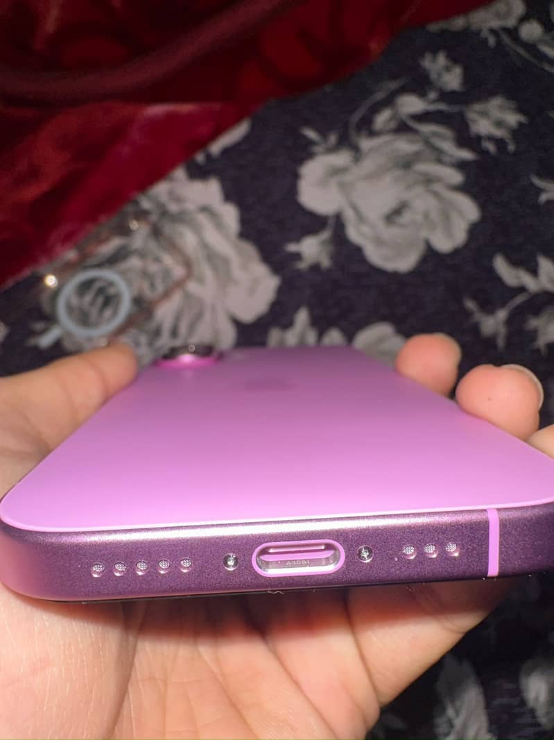 Apple iPhone 16 4