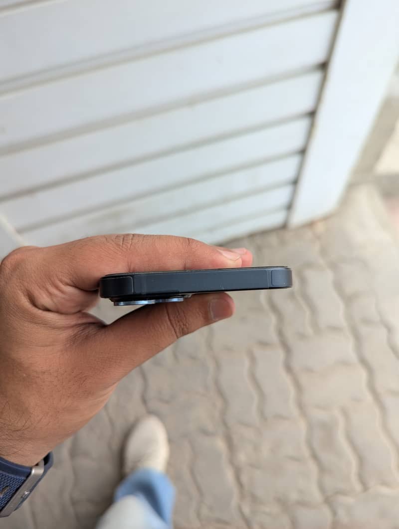 Apple iPhone 13 0