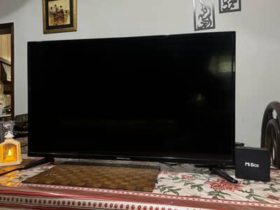 Changhong Ruba 39” LED TV + Mi Box