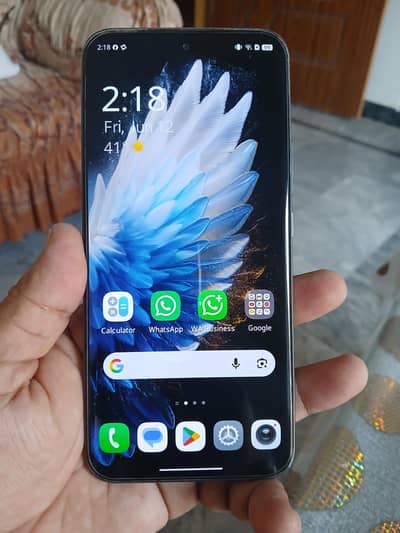 Tecno spark 40 pro plus.  8+8/256
