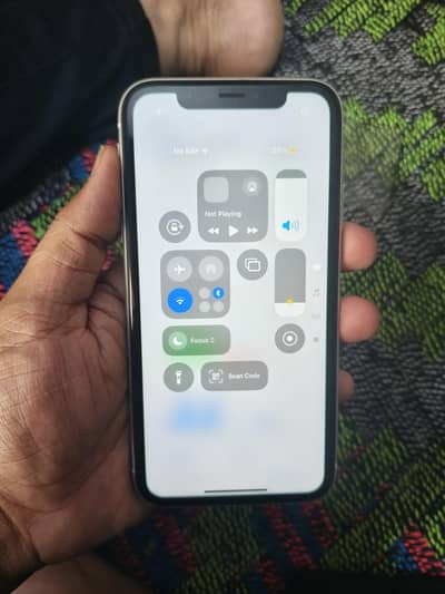 I phone XR 64 GB JV