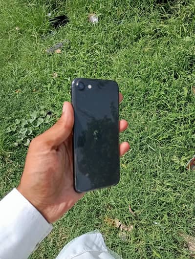 Apple iPhone SE 64 GB factory unlock