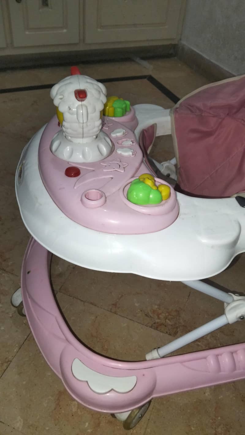 walker بہت اچھی کوالٹی کی 2