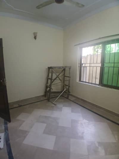25*40 Upper Portion Available For Rent In G13