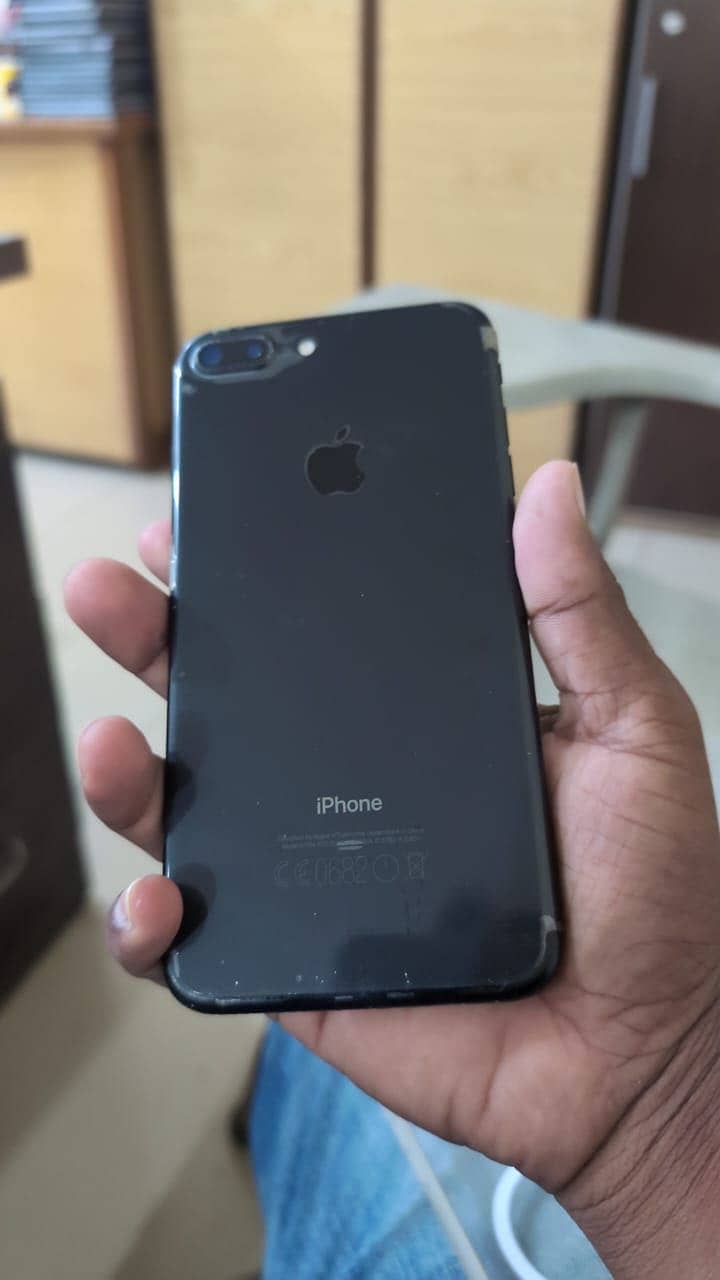 Apple iPhone 7 Plus 0