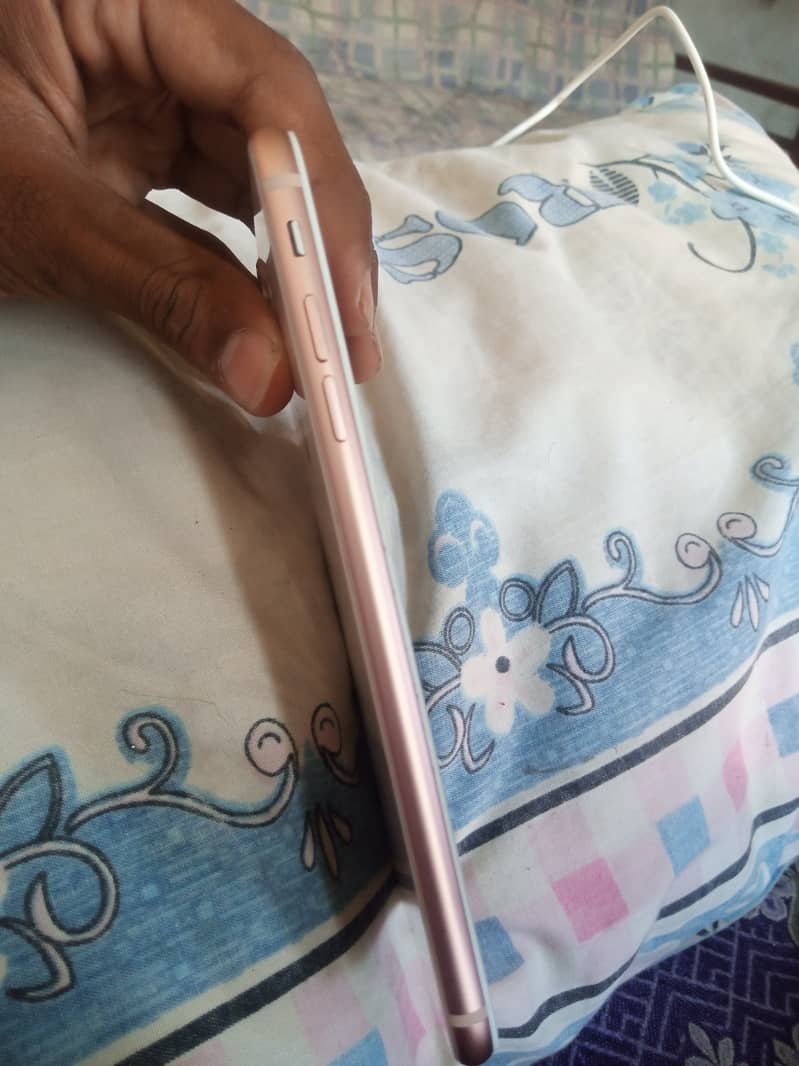 Apple iPhone 8 Plus 0