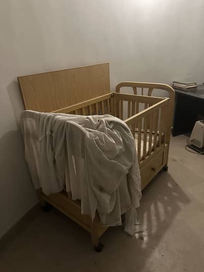 Kids bed for sleeping used like new
