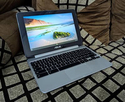 Asus Chromebook 4GB Ram 2 in 1
