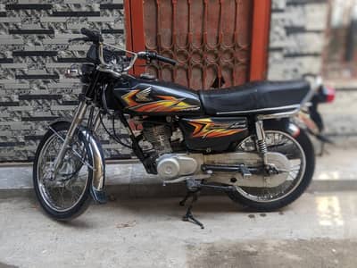 Honda 125 1st owner fit condition urgent sale